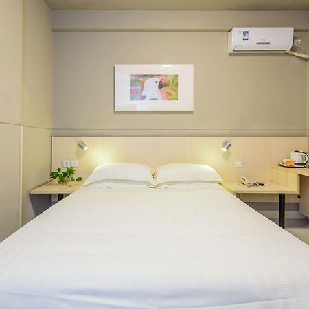 Jinjiang Inn Nanning Railway Station North Youai Road Екстер'єр фото